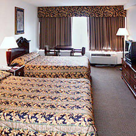 Wynnwood Plaza Hotel - Newport News Exteriér fotografie